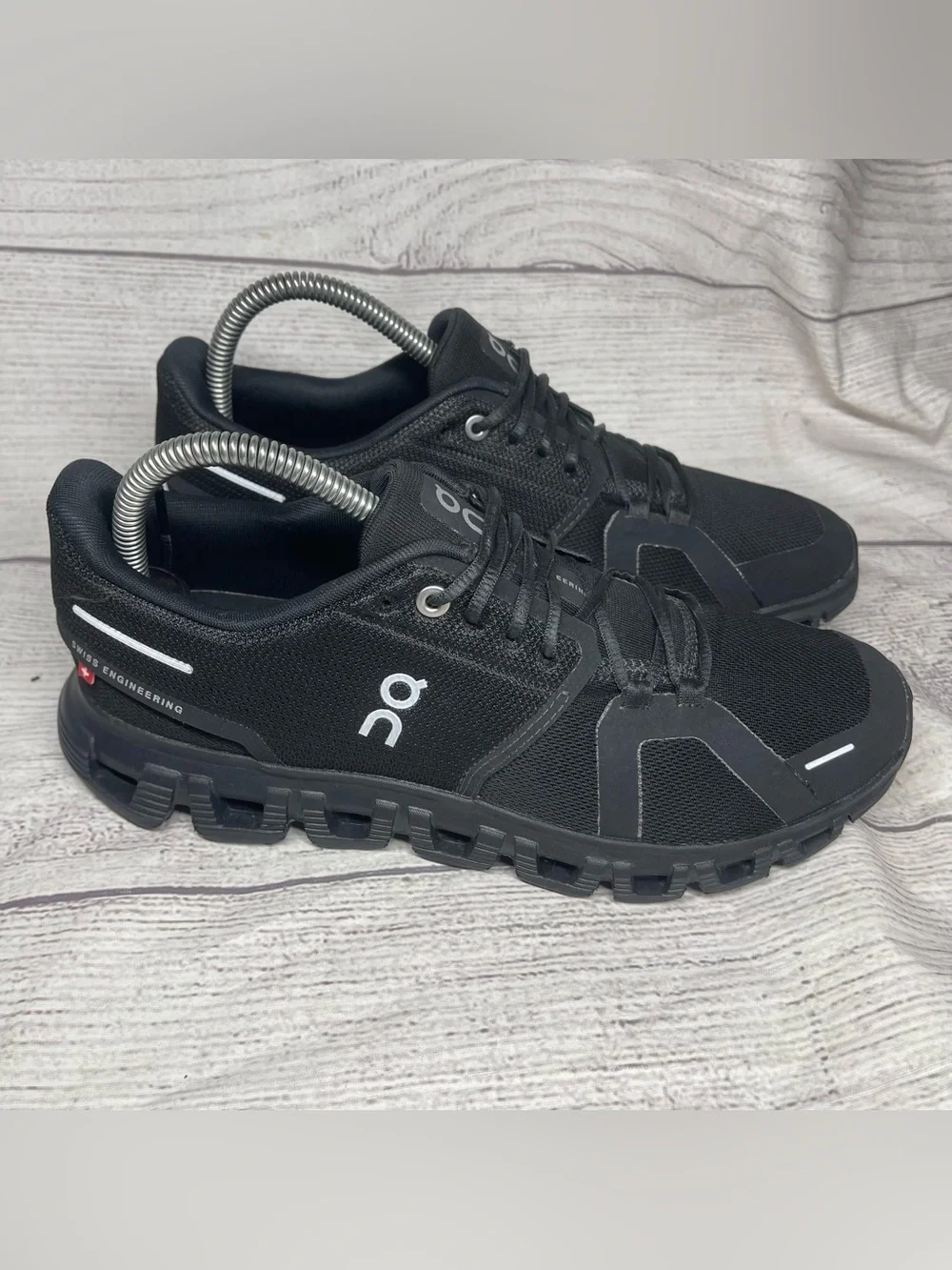 On Cloud 6 Women’s 8.5 Black Zero Gravity Cloud Tec Shoes